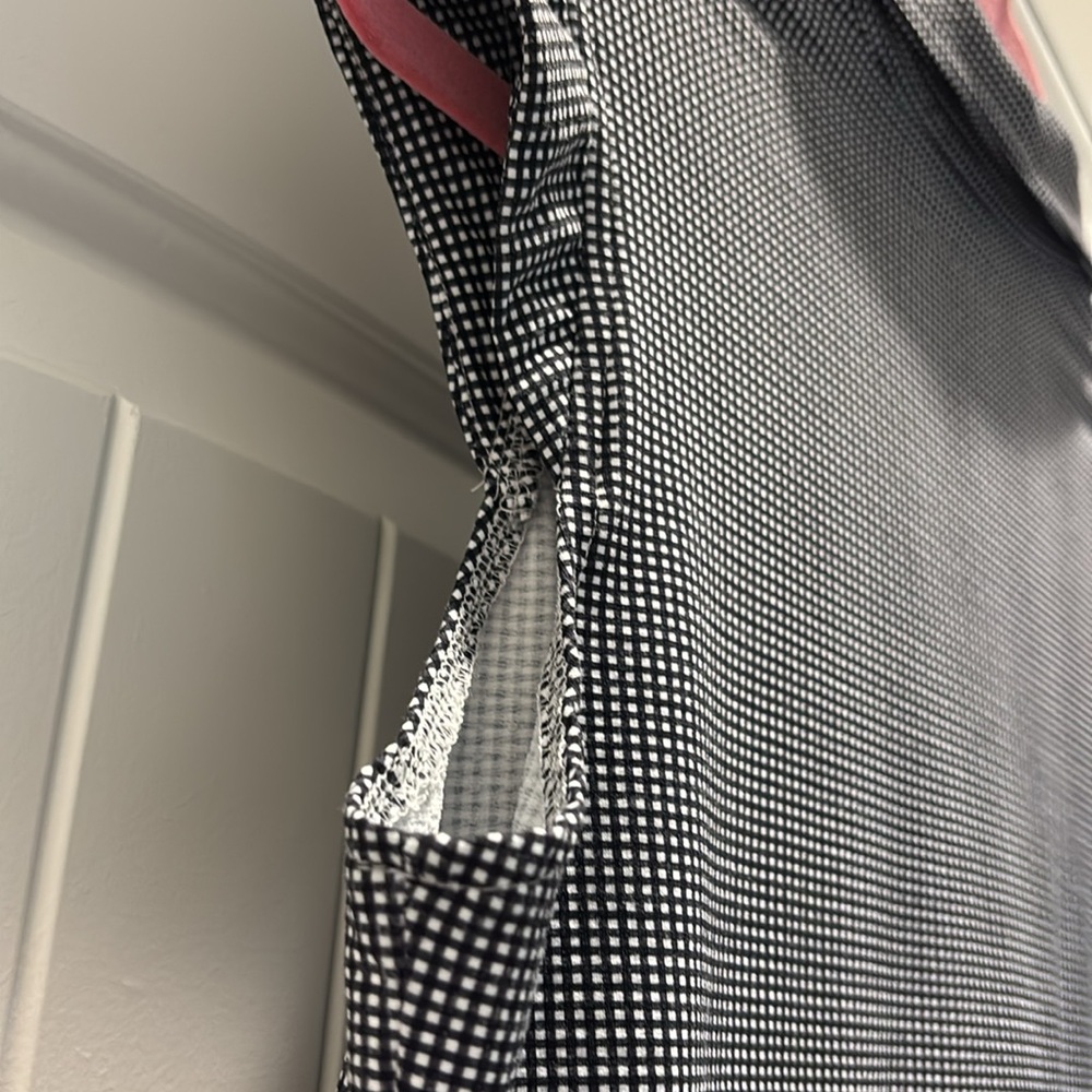 IBKUL Size Medium Black and White Check
Pattern Sleeveless Polo Shirt UPF 50+ - Picture 7 of 7